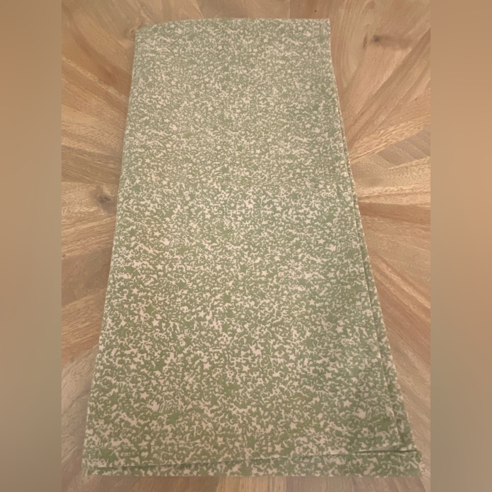 NWT, Vintage Park Designs in Holiday Quilt Green and Beige Kitchen Towel, India